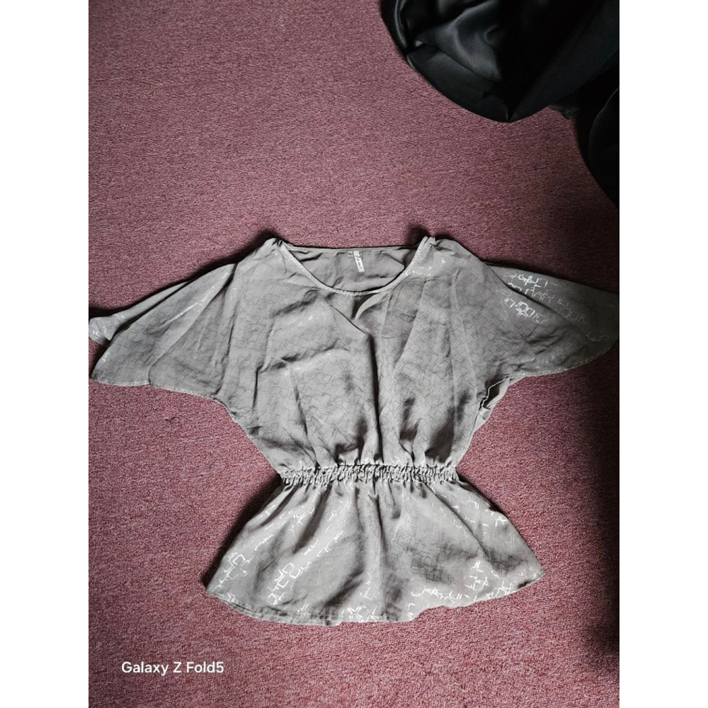 Women's Studio Y Gray Silver Blouse S
